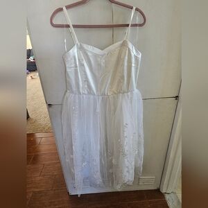 Unique Vintage White Tulle & Floral Beading Bertie Swing - size Large